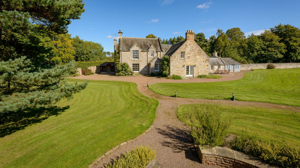 Enclosed Gardens large enough for a marquee